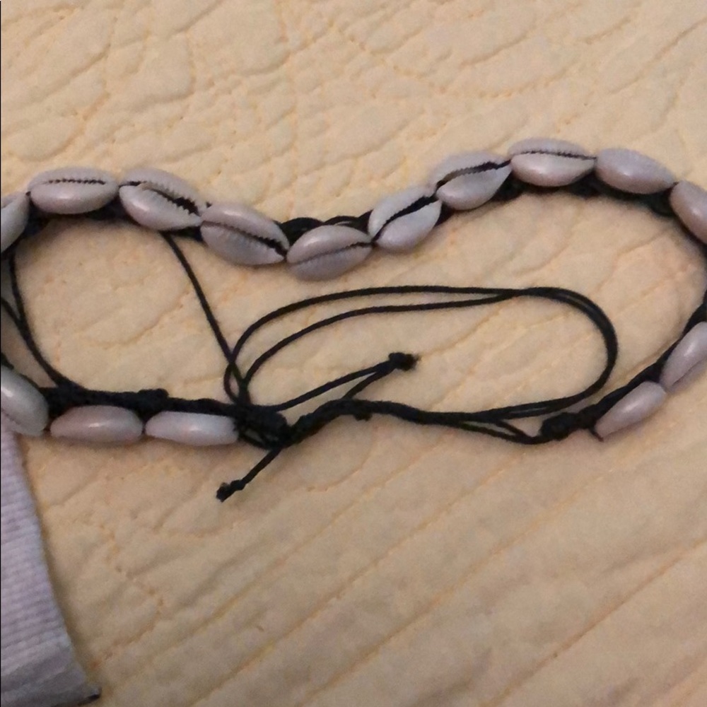 Trendy seashell necklace
